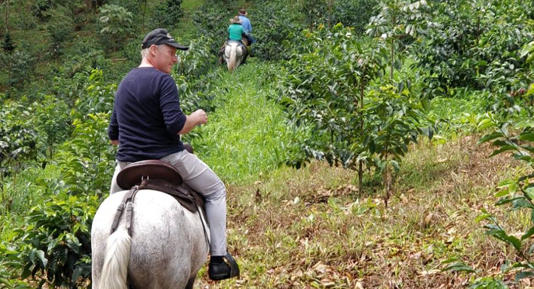 kaffeeroester stefan bracht auf pferd